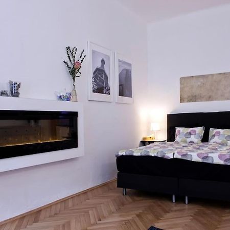 Prague Center Apartment With Fireplace Extérieur photo